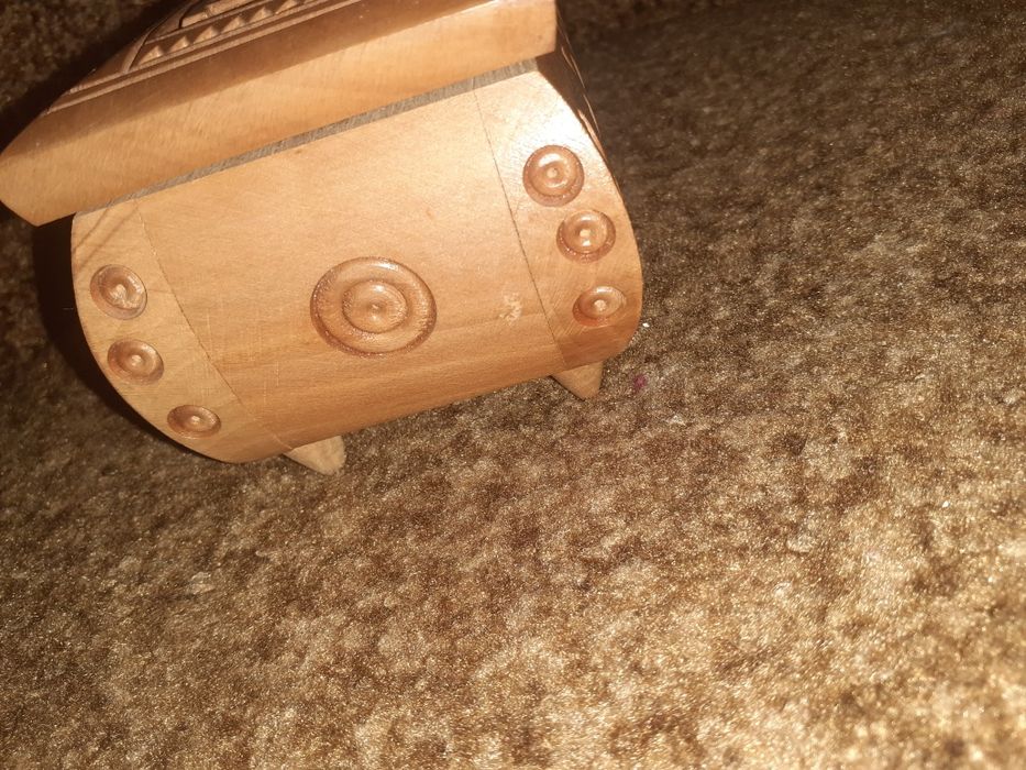 Скринька для прикрас дерев'яна