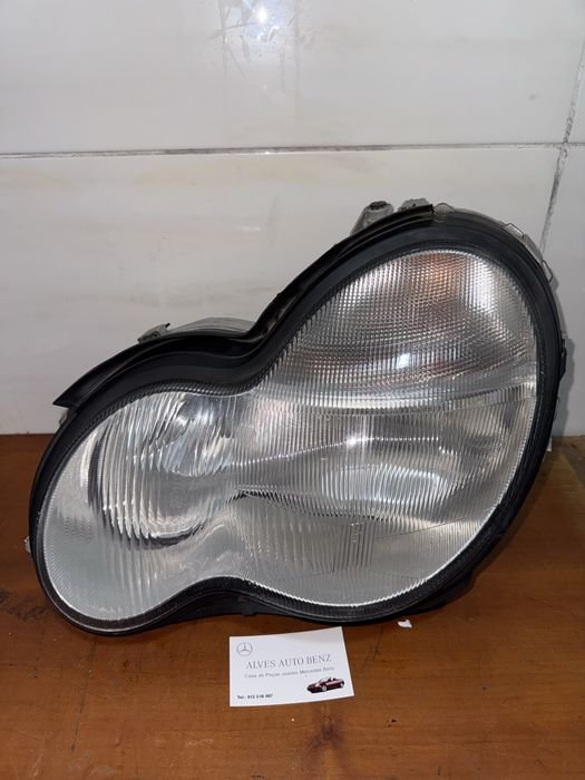 Otica Xenon W203 Lado Esquerdo Imaculado