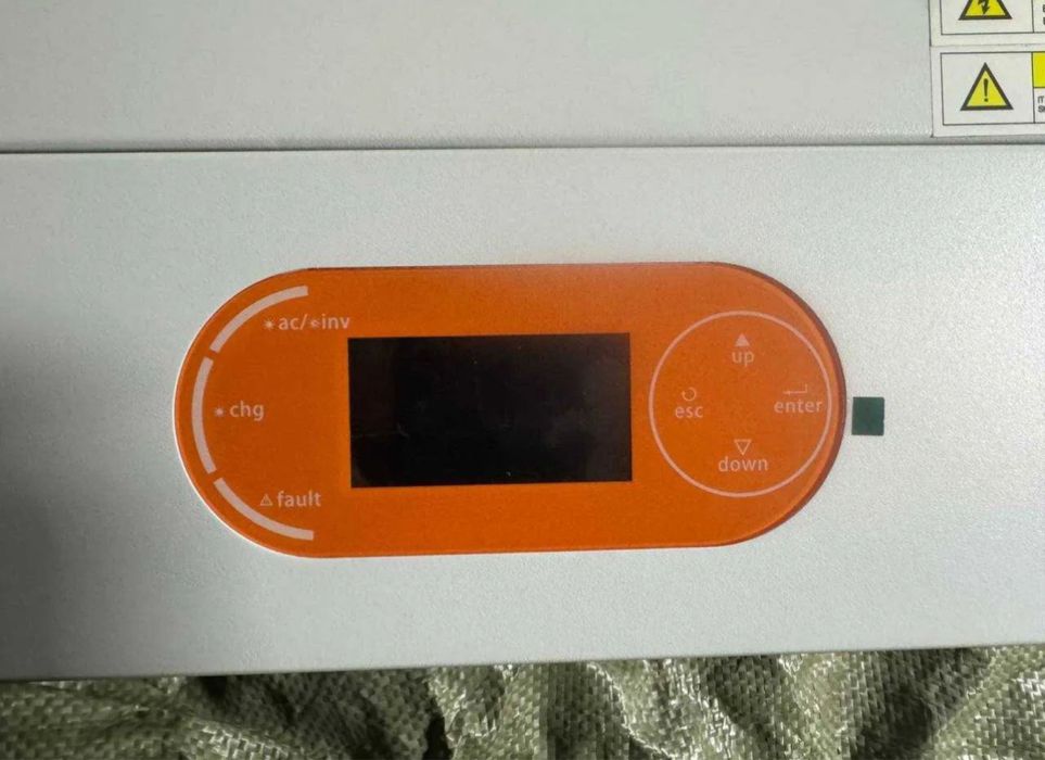 Гібридний інвертор безперебійник EASUN ISOLAR SMR 6 kw