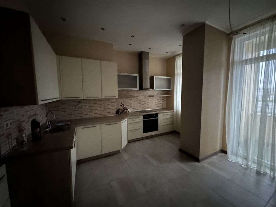 Продажа 2 ком с ремонтом в центре Киева .