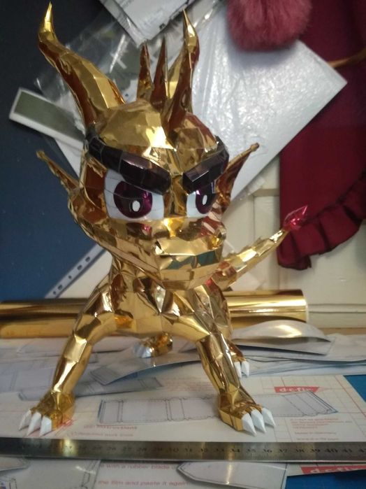 Модель з ПВХ та паперу , Дракон "Spyro" Золотий