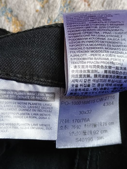Fajne czarne klasyczne mięciutkie LEVIS,y W 30 L 32 pas 78cm