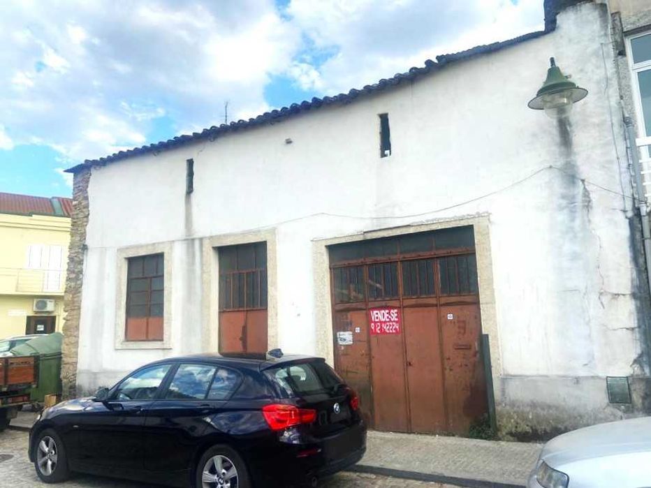 Imóvel para reconstrução no centro de Mirandela