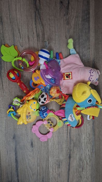 Погремушки брязкальця Tiny Love та ін