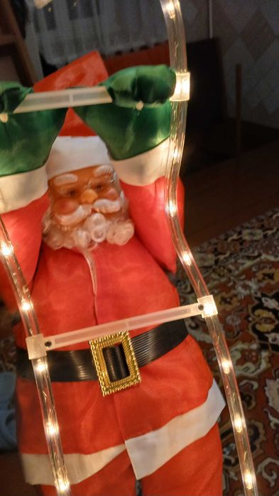 Дід Мороз на драбинці