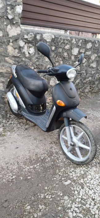 Скутер італієць Ліберті Піаджо
