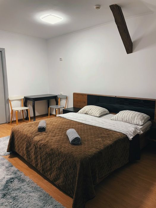 Вільно/Готель MONO/Героїв Майдану 54/Центер Парк Шевченка.