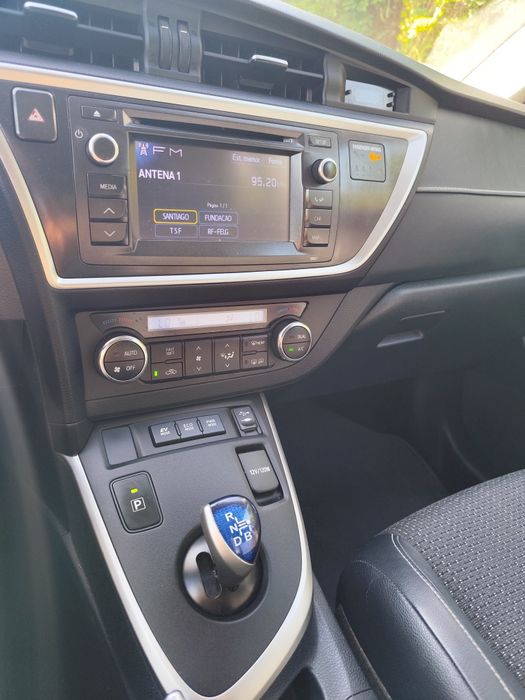 Toyota Auris Gasolina/Híbrido Top de linha