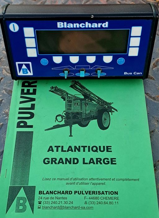 Opryskiwacz Kuhn Blanchard 3000L 28m 2010r