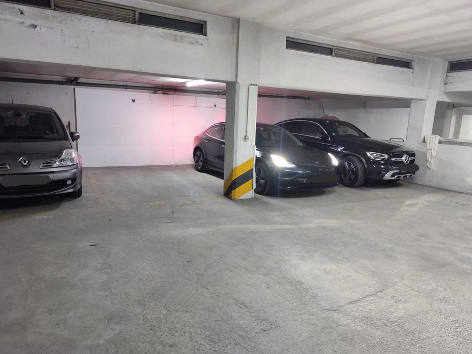 Vende se / arrenda-se  lugar garagem centro de Espinho