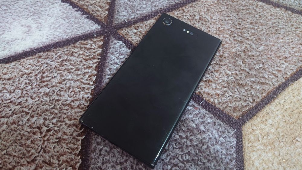 Продам два телефони Sony Xperia xz та xz1