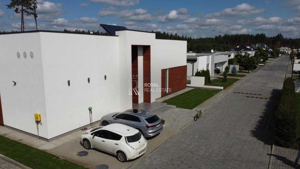 Продаж Будинок Бучанський район КМ «Белгравія» 280 м² 3 спальні Басейн Тераса 100 м² Сауна Джакузі Розумний дім Гараж