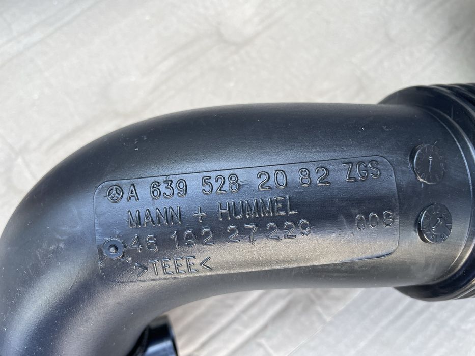 Патрубок турбины воздушный 3.0 на VITO-VIANO W639