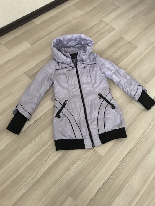 Продаются женские демисезонные куртки