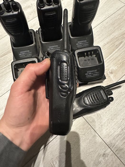 Zestaw radiotelefonów Kenwood + ładowarka na 6 sztuk