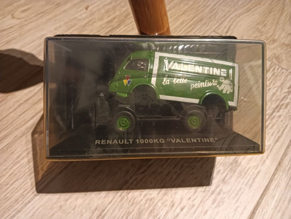 Miniatura RENAULT 1000KG "Valentine"