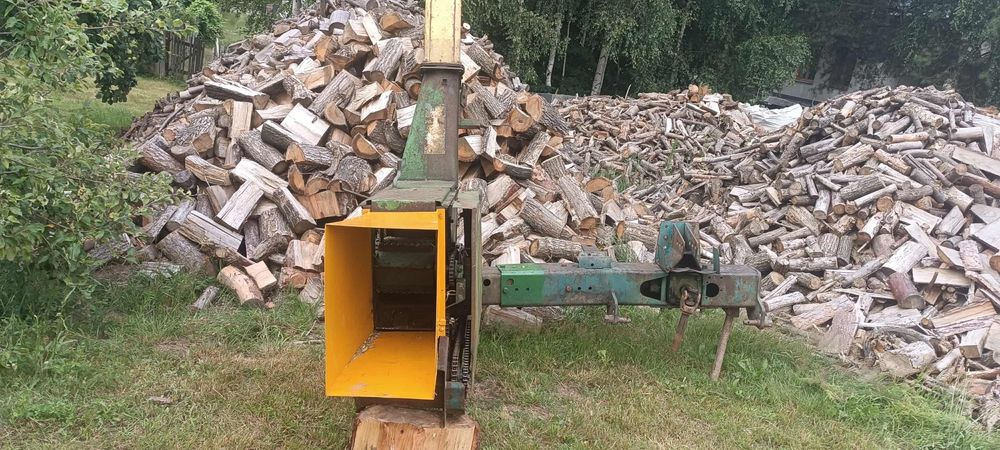 Rębak do gałęzi soeczkarnia  John Deere
