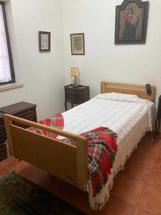 Cama articulada elétrica com oferta de colchão antiescaras