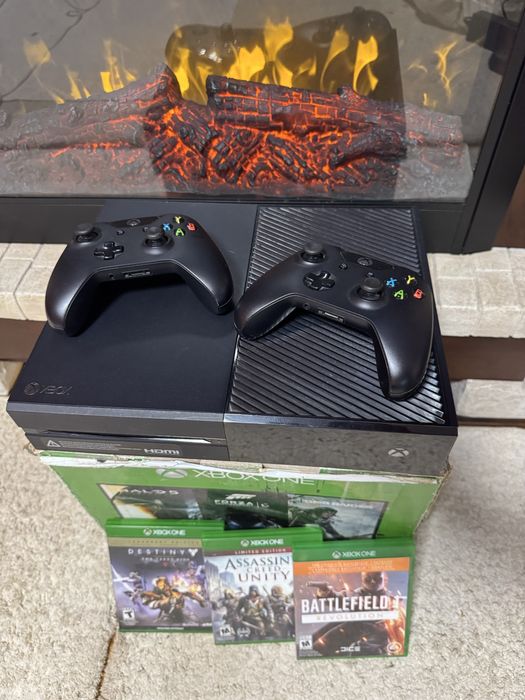 Xbox one 500 gb 2 джойстика