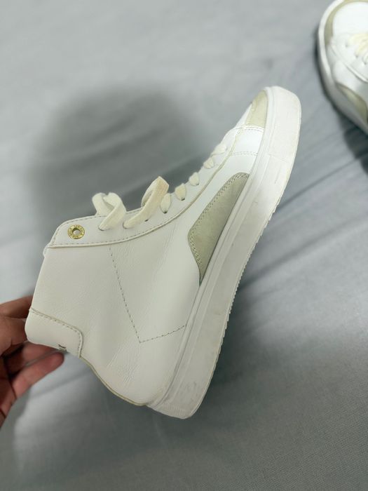 Botas siksilk brancas