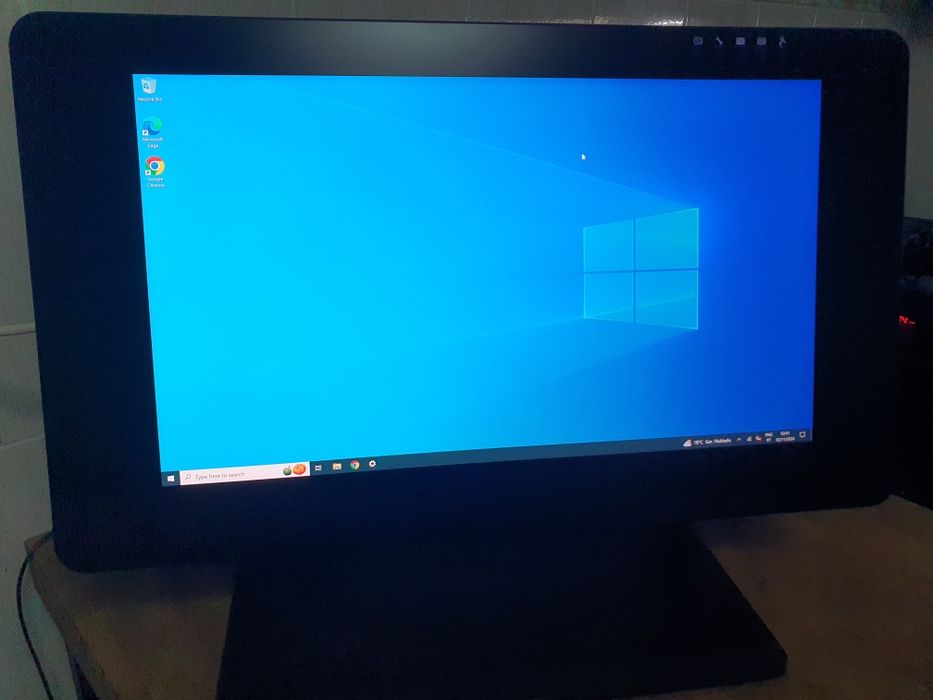 Wacom Cintiq Touch Pro 24 + Cintiq Pro Engine + Ergo Stand