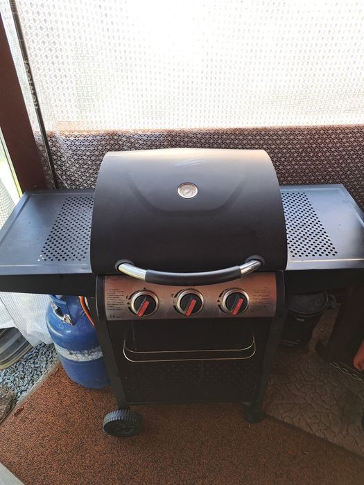 Grill gazowy Gardenstar prosty w obsłudze.