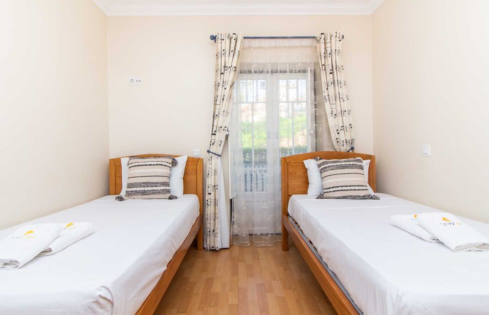 Oura Sunrise 3B Apartmento T3 - 300metros da praia da Oura