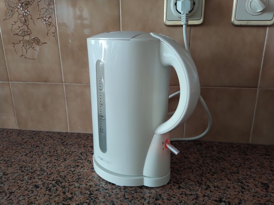 Fervedor de água jarro elétrico chaleira tachos panela pratos copos casa quarto apartamento vivenda escritório gabinete.