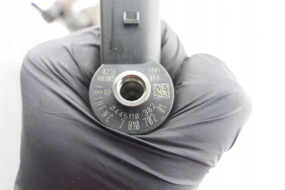 Wtryskiwacz BMW E90 E91 E92 E60 E61 E84 E83 E87 2.0D 7810702