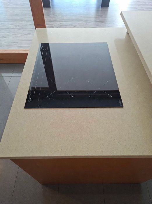 Ilha de Cozinha Silestone Bege + Placa TEKA