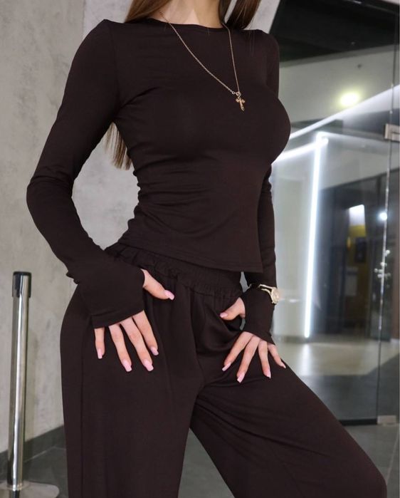 Шоколадний базовий костюм one size