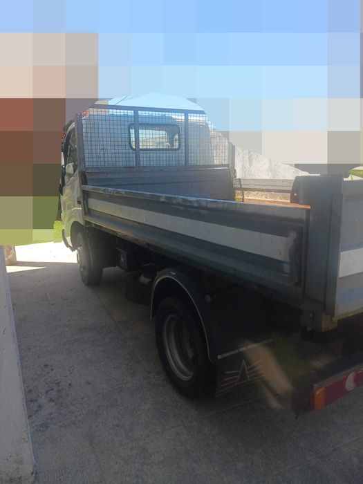 Toyota Dyna 3 lugares com caixa basculante