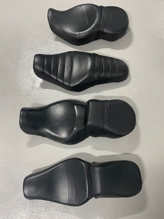 Harley Davidson Sportster 883, 1200 assentos bancos solo duplos