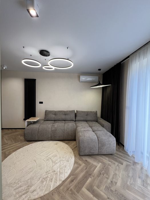 Вишукана та авторська 3-кімнатна квартира в центрі міста