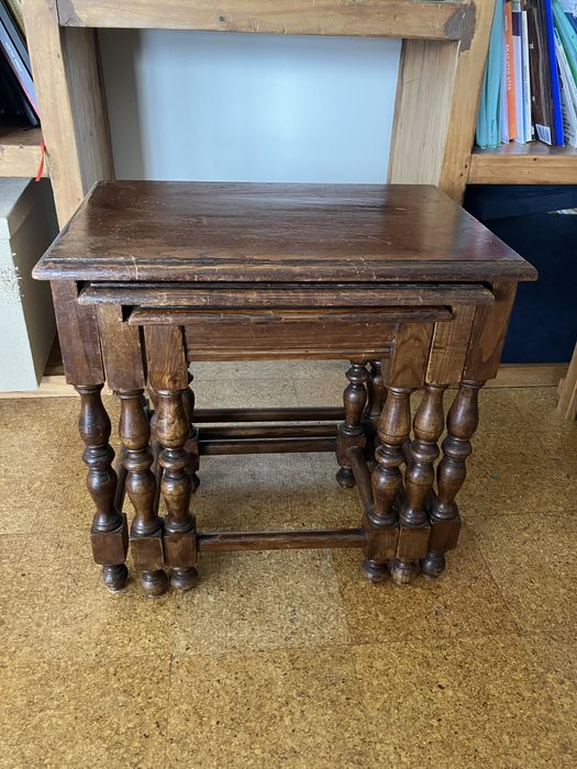 Trio mesinhas de apoio de madeira