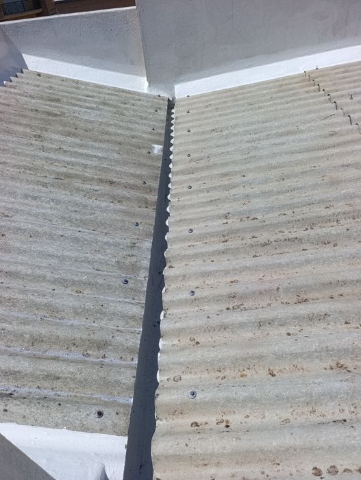 Trabalhos de remodelação, pintura, acabamentos e manutenção.