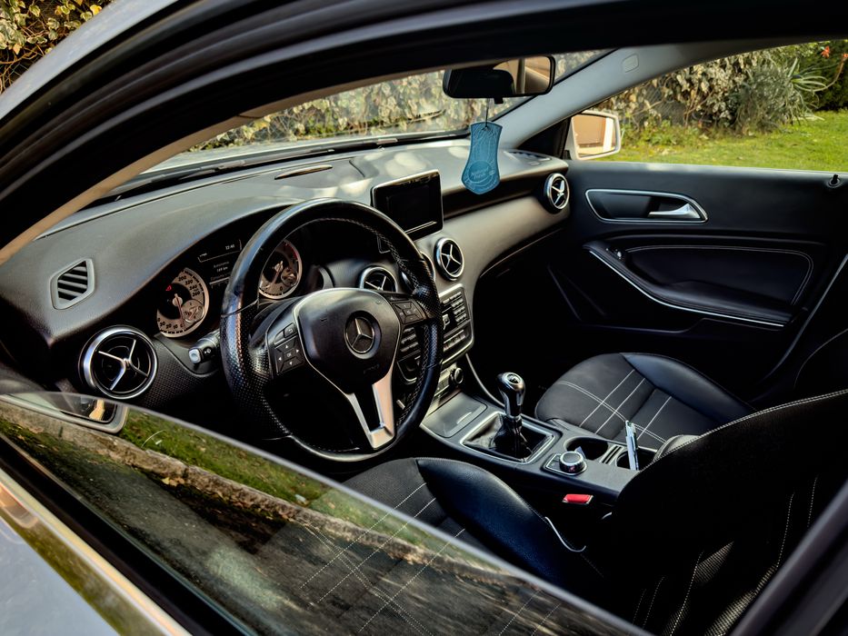 Mercedes a180d Pack SPORT / 89000kms / Garantia incl *NACIONAL*