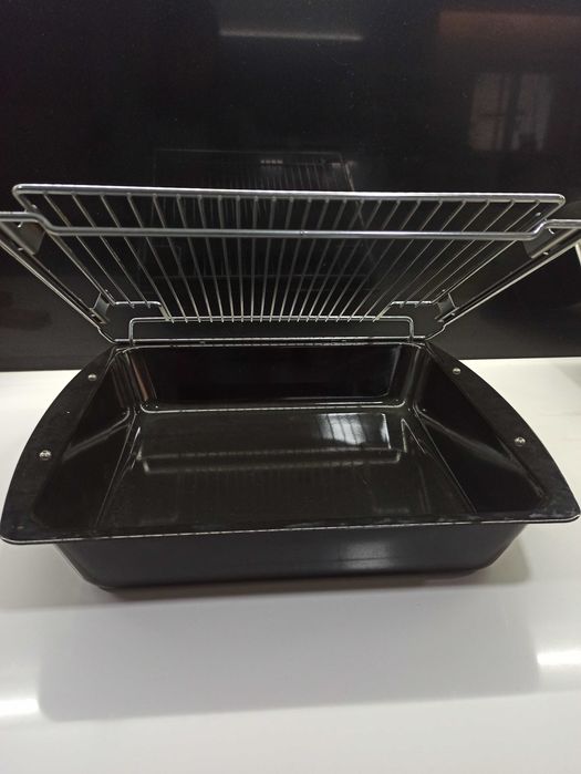 Tabuleiro de forno com grelha nunca usado