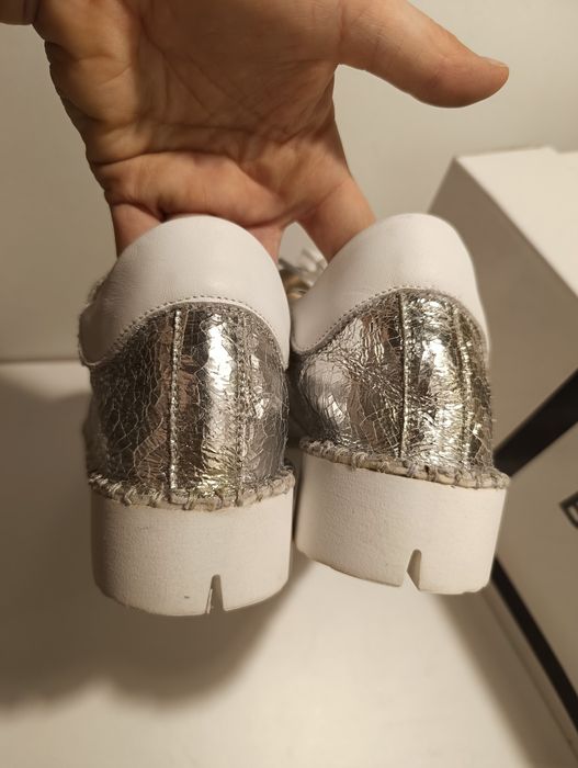 Nowe buty Bronx 39 skórzane srebrne skórzane skóra