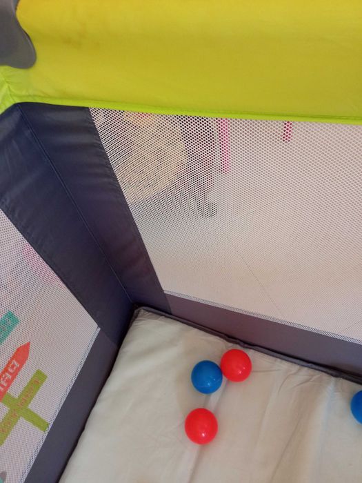 Parque infantil, cama de viagem quadrado