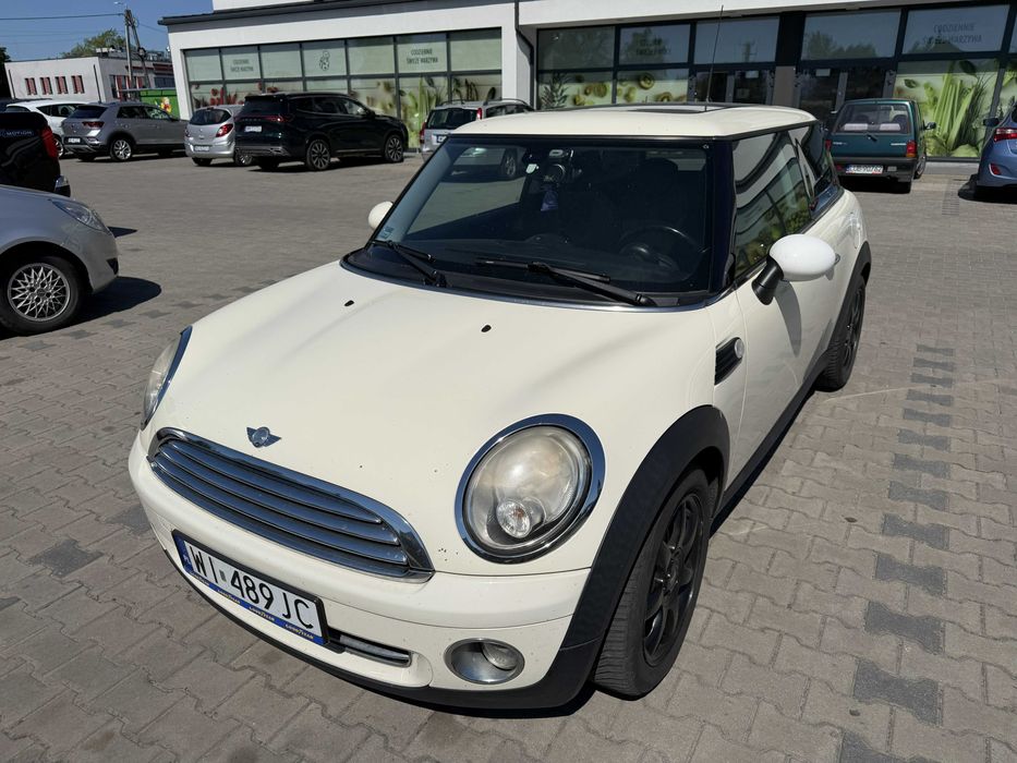 Mini one 1.6 - 16V, klimatyzacja automatyczna, szyberdach r 2010, manual 6 biegów.