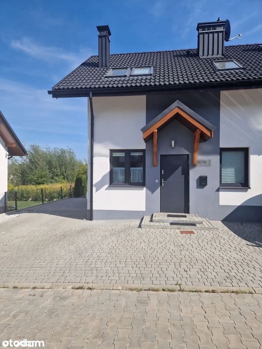 Dom 65 m² 3 pokoje, 4 miejsca parkingowe, ogródek i klimatyzacja