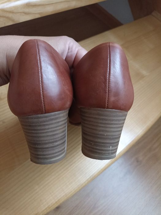 Czółenka 38 Marco Tozzi skórzane