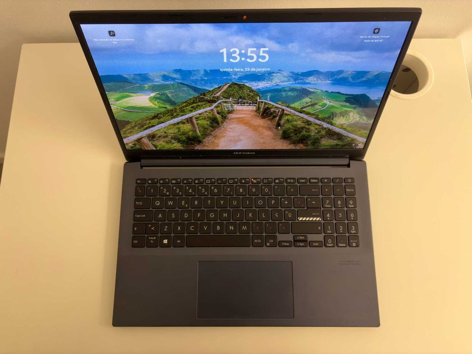 ASUS Vivobook 15 Pro OLED - Excelente estado