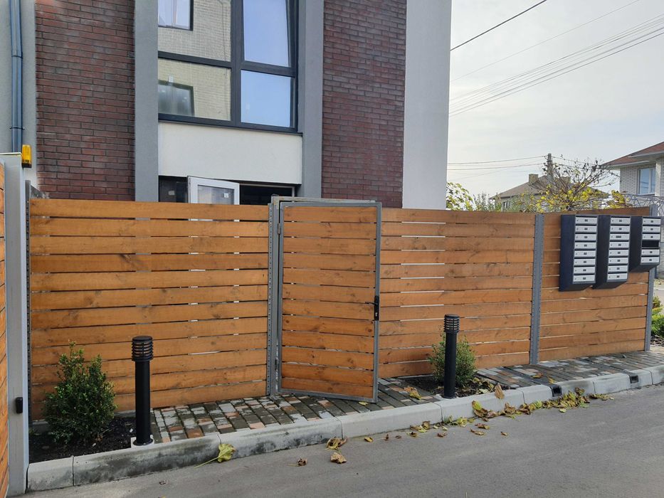 єВідновлення! Квартира з власним подвір'ям.