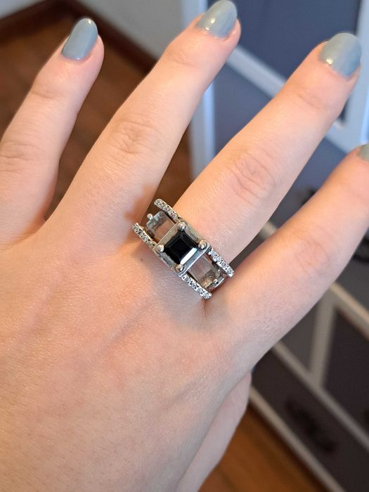 Anel de prata preto e prateado