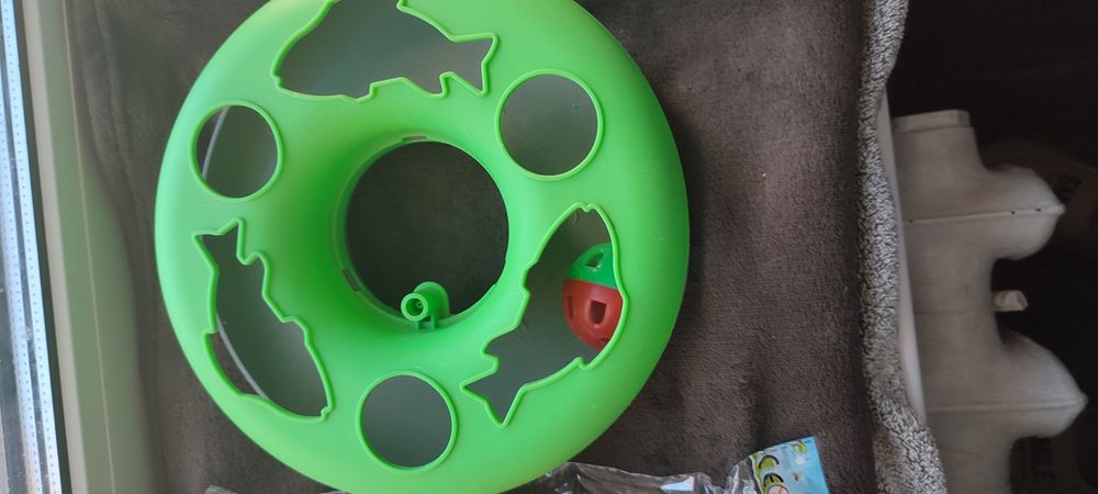 Різні іграшки по фото для котів