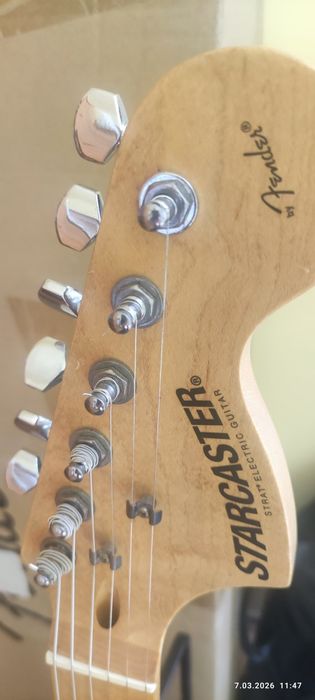 Gitara  Starcaster by FENDER strat