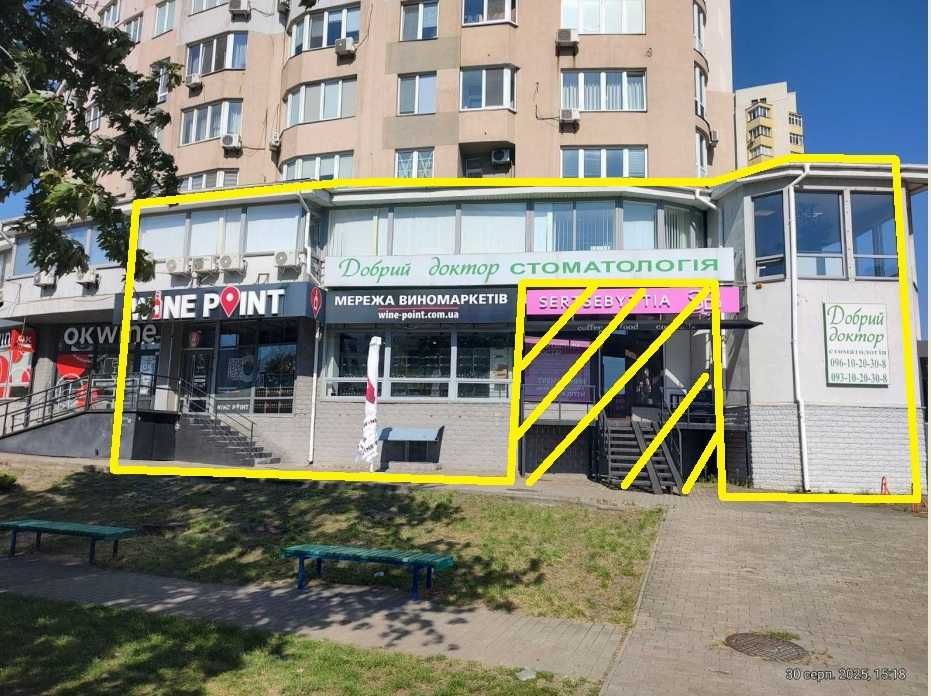 Магазин Киев 485квм метро Левобережная, Шептицкого 10 Супер Фасад