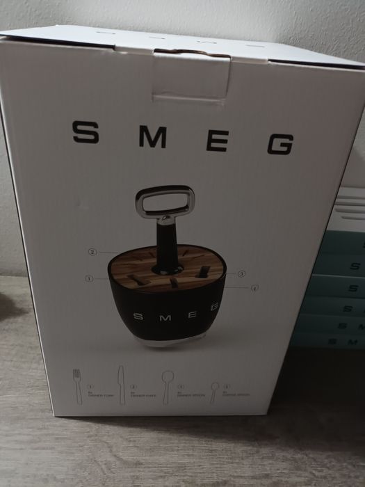 Faqueiro SMEG Continente
